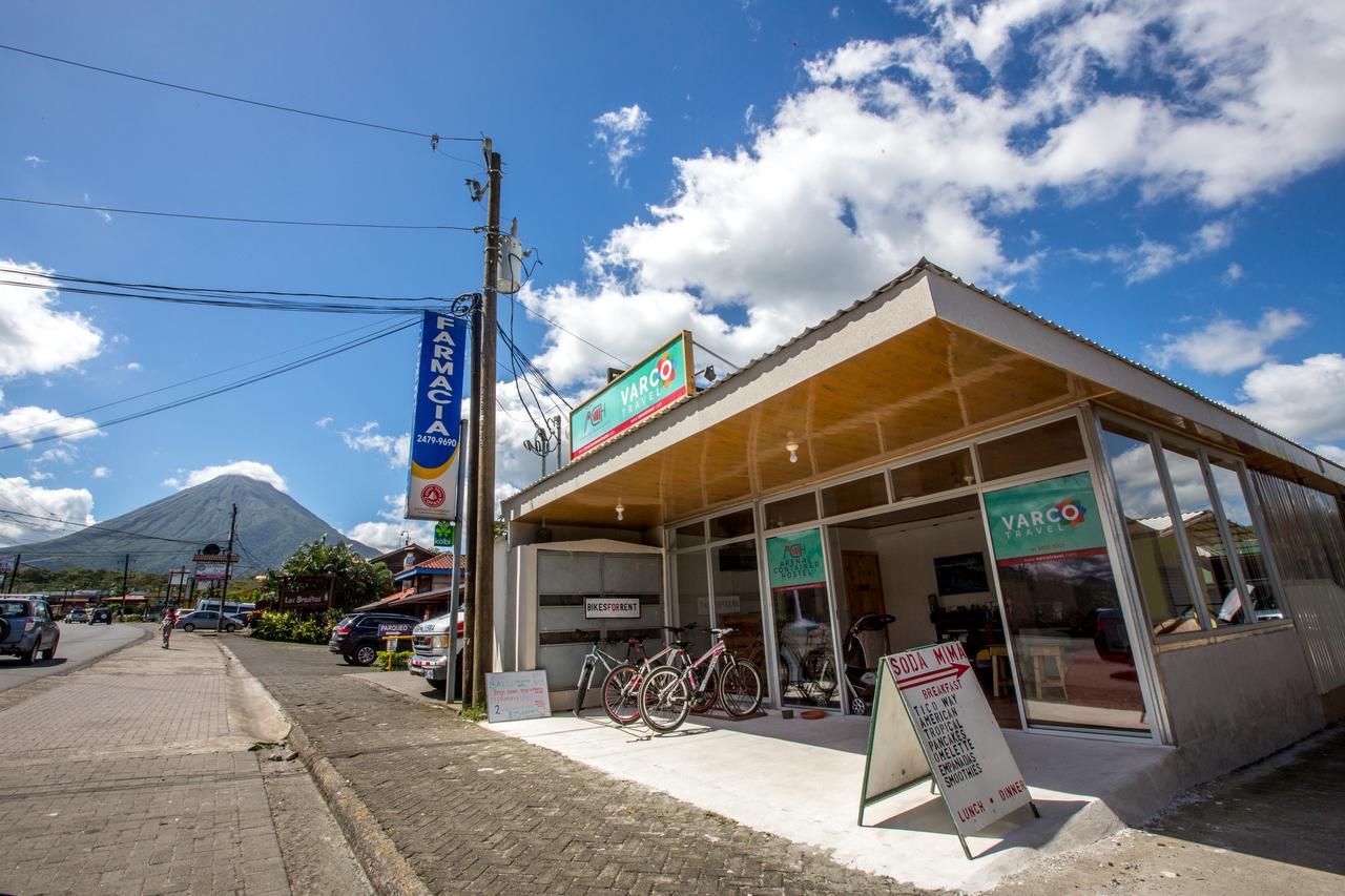 Arenal Container Hostel ラ・フォルトゥナ エクステリア 写真